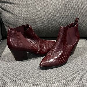 Bella Vita Maroon Croc-Pattern Ankle Booties